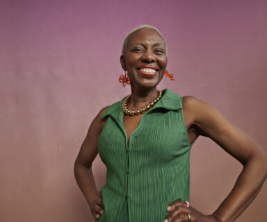 Portrait-of-elderly-chic-woman-with-hands-on-hips